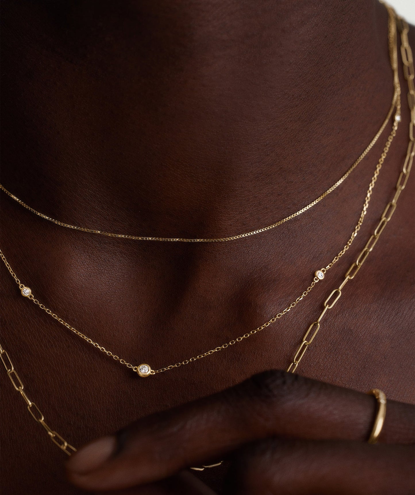 CROSS CHAIN WITH ROUND ZIRCONIA NECKLACE