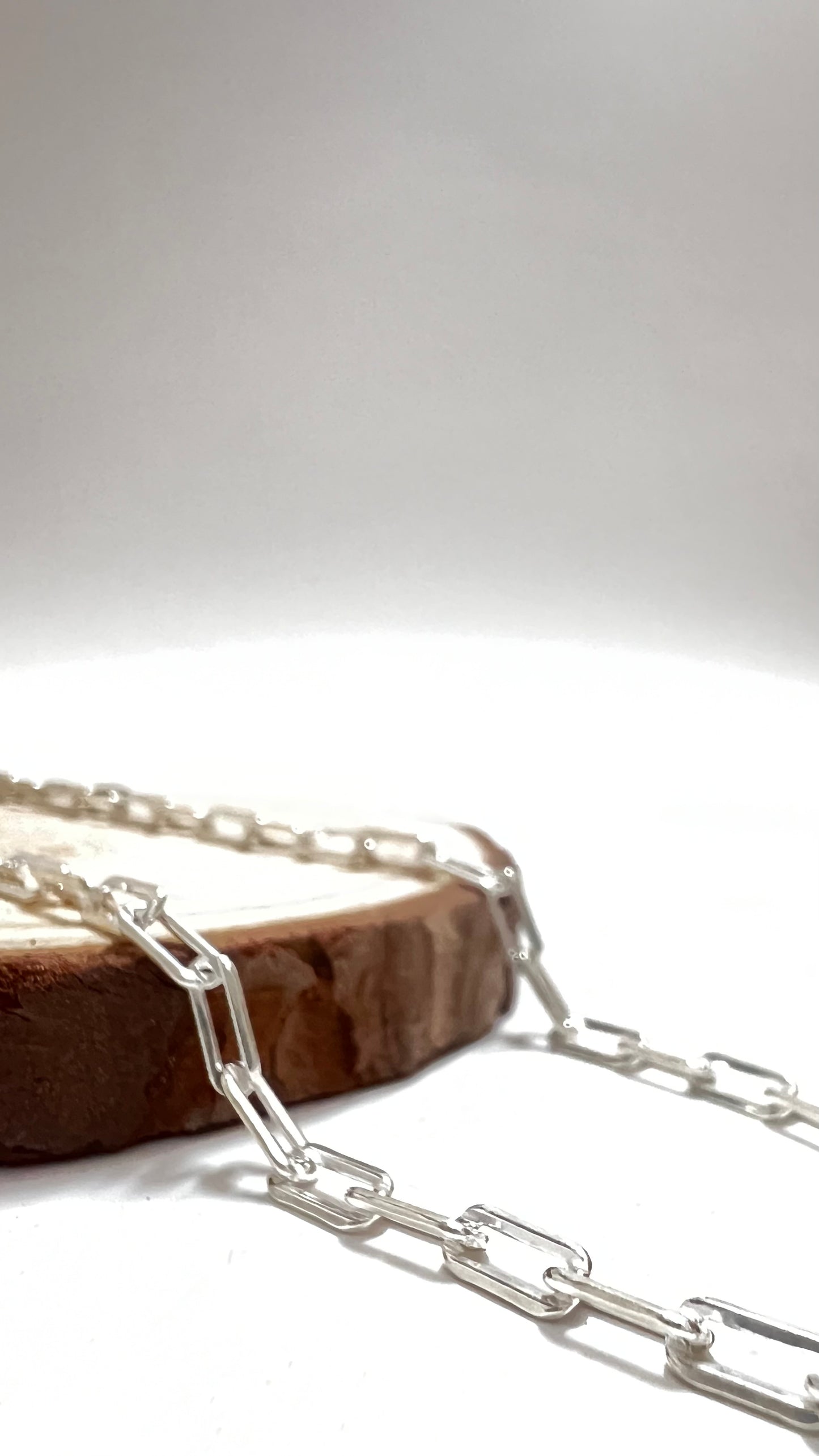 SOLID FILLED PAPERCLIP BRACELET