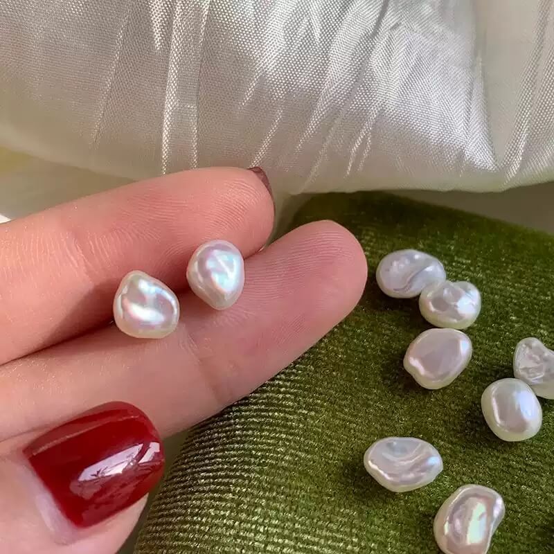 Vintage Baroque Pearl Glam Earrings studs