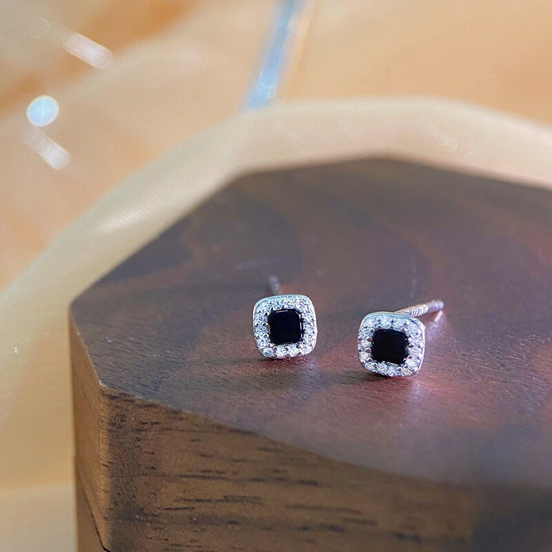 Vintage Chic Square Onyx Stud Earrings