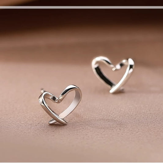 Basic Heart Silver Earring Studs